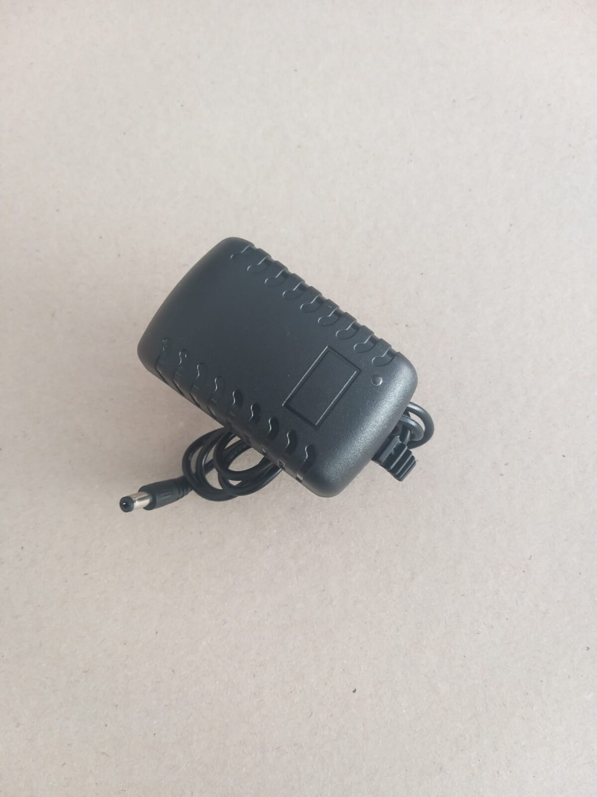 CATA 2552-2 Cata CT-2552 1m 36W 3.5A 5.5X2.5mm Fişli Adaptör - Görsel 3