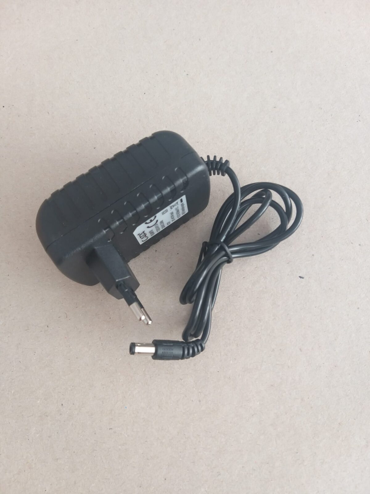 CATA 2552-3 Cata CT-2552 1m 36W 3.5A 5.5X2.5mm Fişli Adaptör - Görsel 2