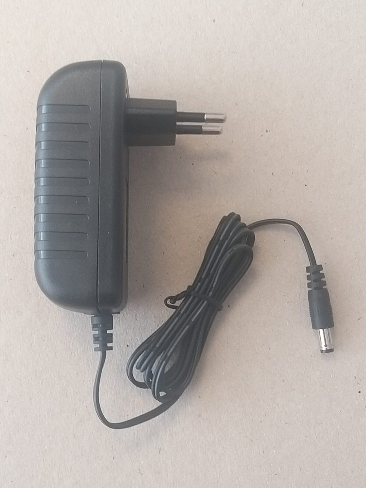 5-VOLT-3AMPER-1 (4) WEKO 5 VOLT - 3 AMPER 5.5*2.5 UÇLU - Görsel 2