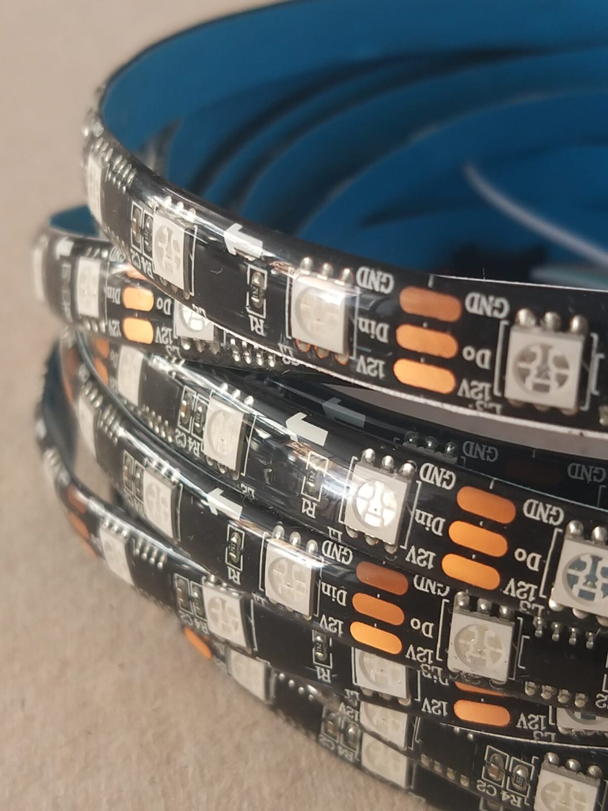 WS2811 ADRESLENEBİLİR ARGB 60 LI İP65  5 METRE ŞERİT LED 12V - Görsel 1