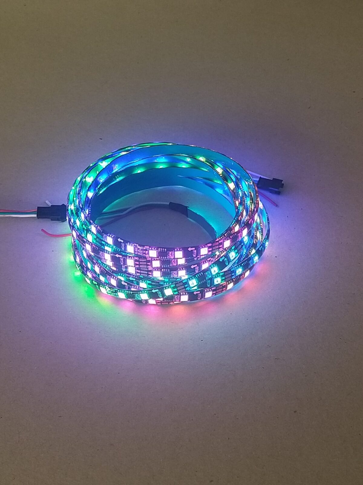 WS2811-6 WS2811 ADRESLENEBİLİR ARGB 60 LI İP65  5 METRE ŞERİT LED 12V - Görsel 2
